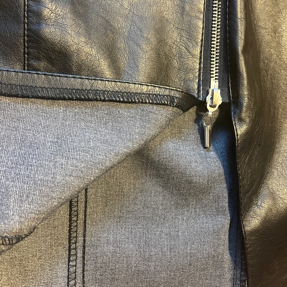 WOMENS VEGAN LEATHER SKIRT - Picture 6 of 8